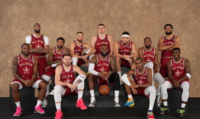 NBA球星争相加盟,球队实力飙升,备战新赛季 NBA球星争相加盟,球队实力飙升,备战新赛季