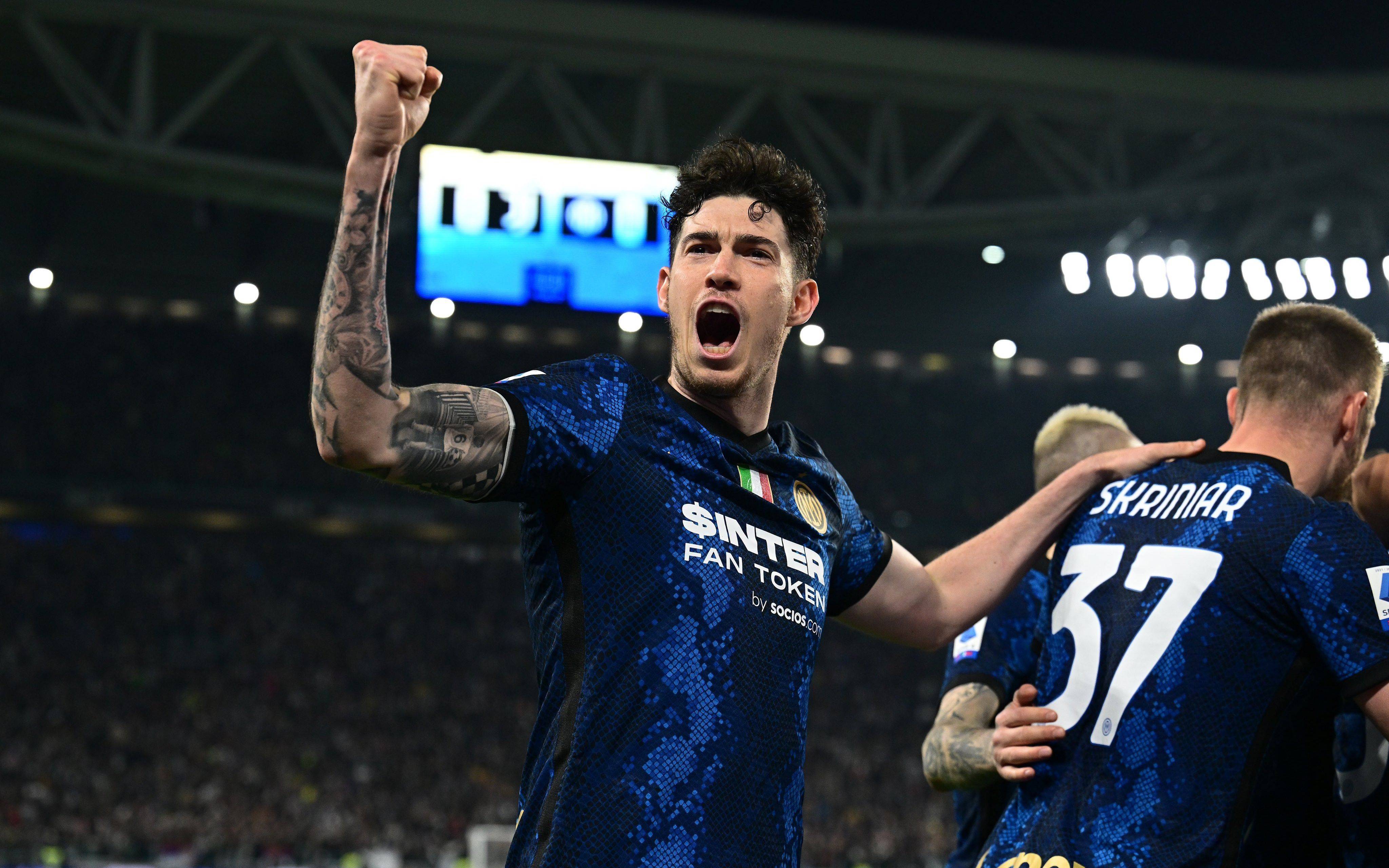 英雄联盟足球比赛中球员们充满斗志,奋力拼搏的简单介绍 英雄联盟足球比赛中球员们充满斗志,奋力拼搏的简单介绍