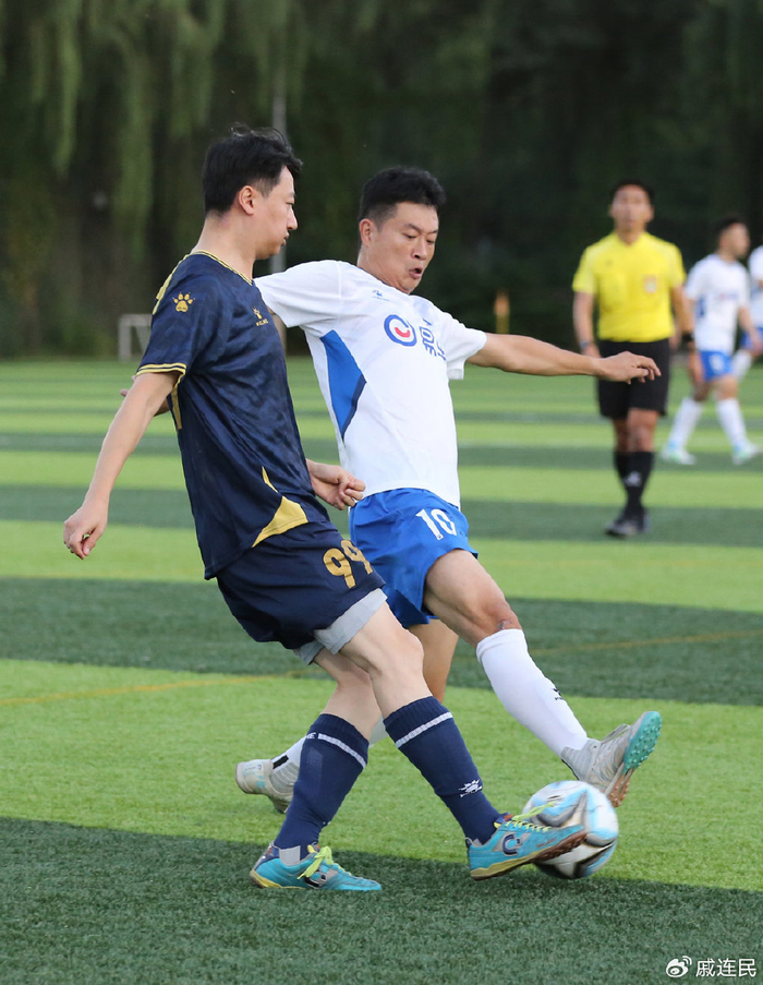 中国足球比赛角逐激烈近期上演