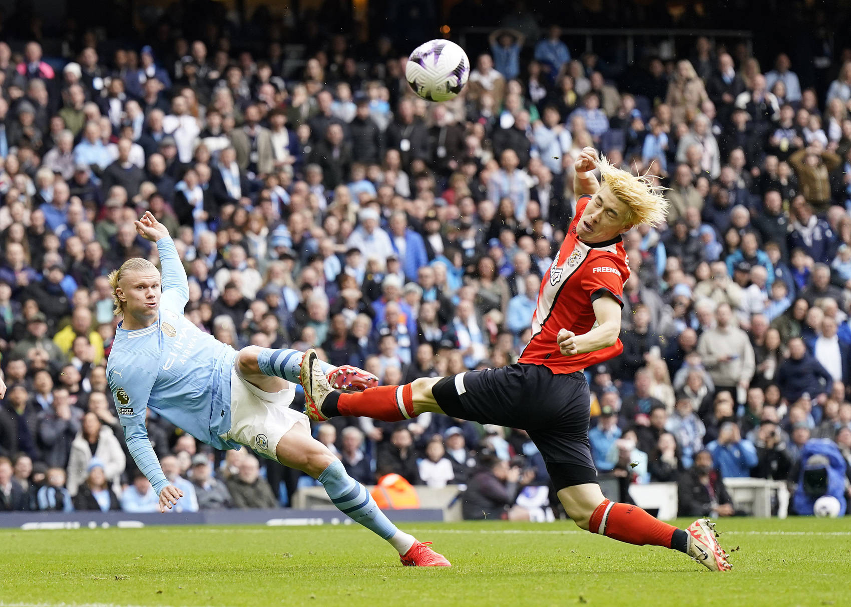 爱游戏下载-曼联前锋因伤错过接下来几场英超比赛