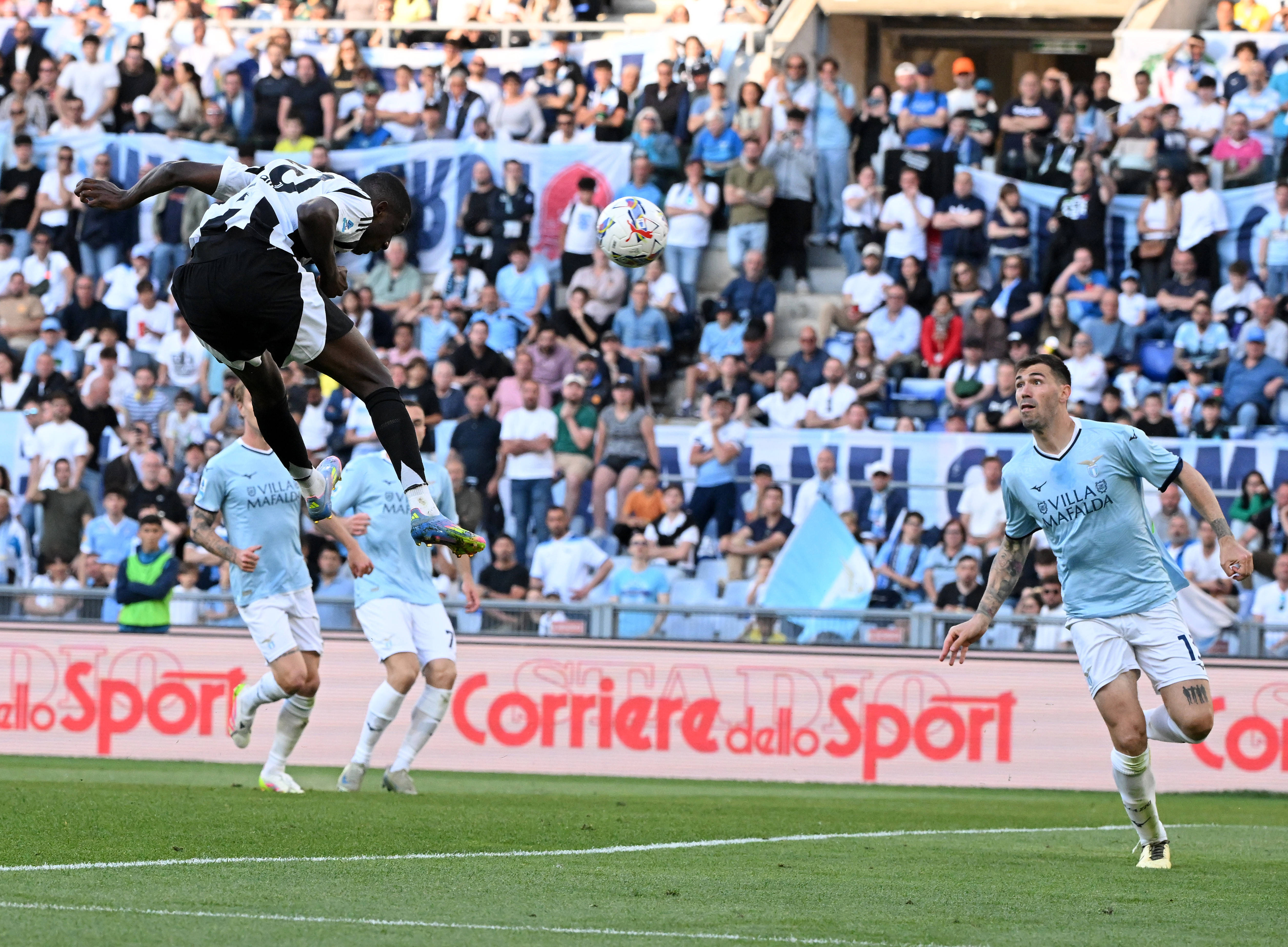 爱游戏娱乐-意甲豪门对决：尤文图斯取得宝贵三分