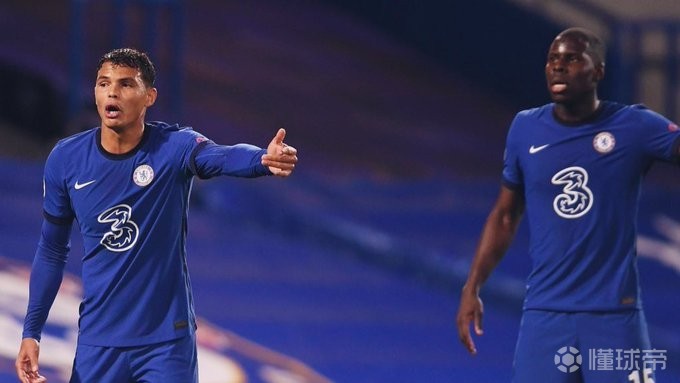 关于维罗纳后防坚不可摧，连场零封对手士气高涨的信息