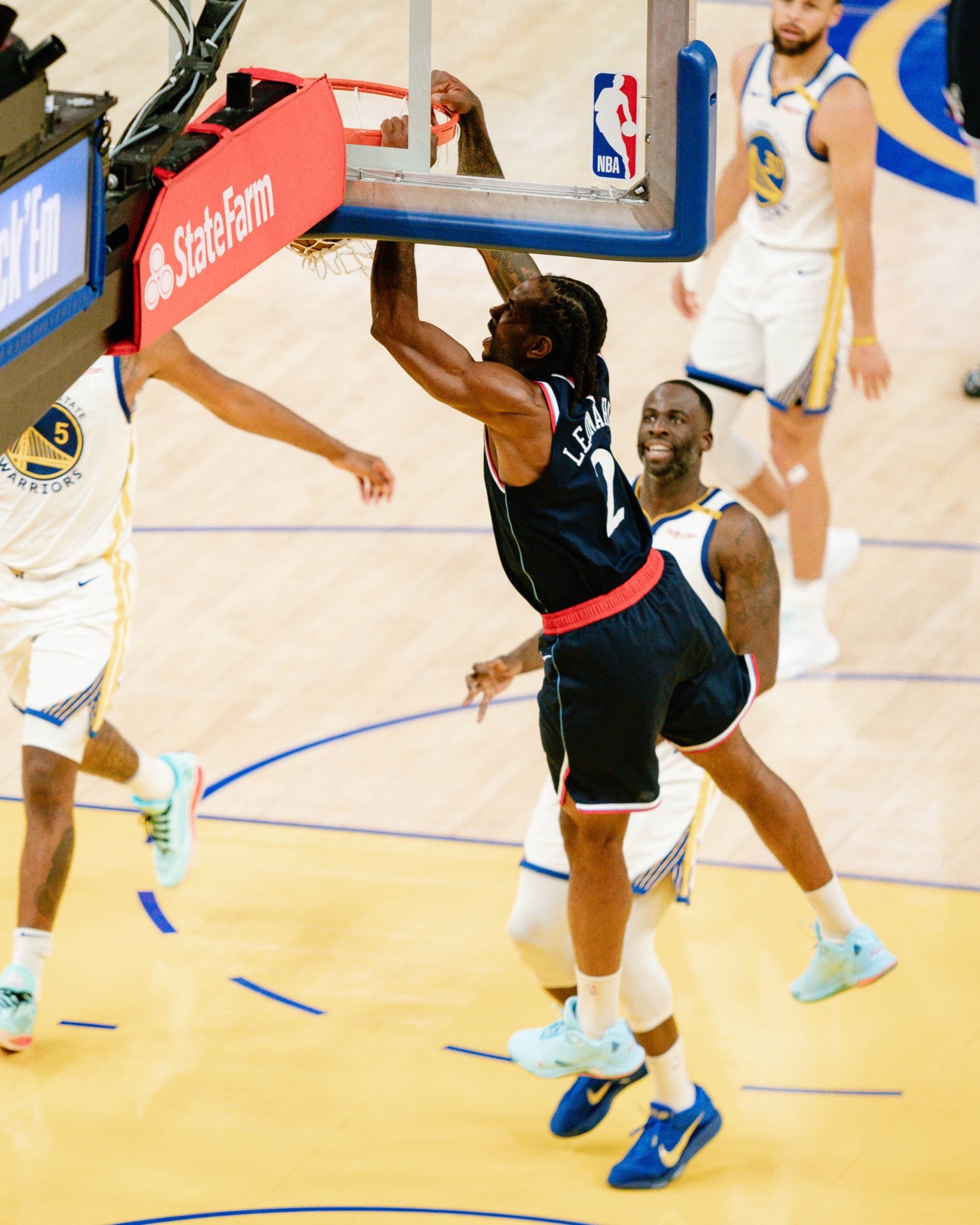 爱游戏入口-快船鏖战上海队，哈登关键制胜的简单介绍