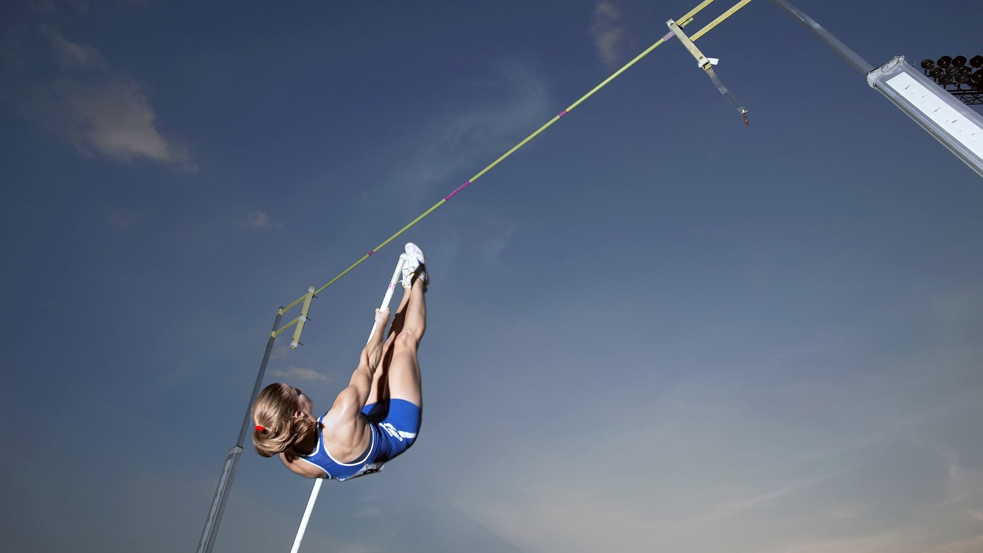 爱游戏体育官网-幻境之巅，当保加利亚的铁蹄踏碎中美洲的幻想，C罗在时光尽头燃起不灭的圣火